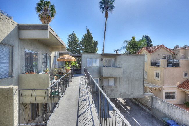 Building Photo - 969 Larrabee St
