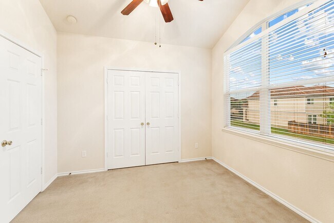 Building Photo - 3 Bedroom/2.5 Bath Villas at Canyon Golf S...