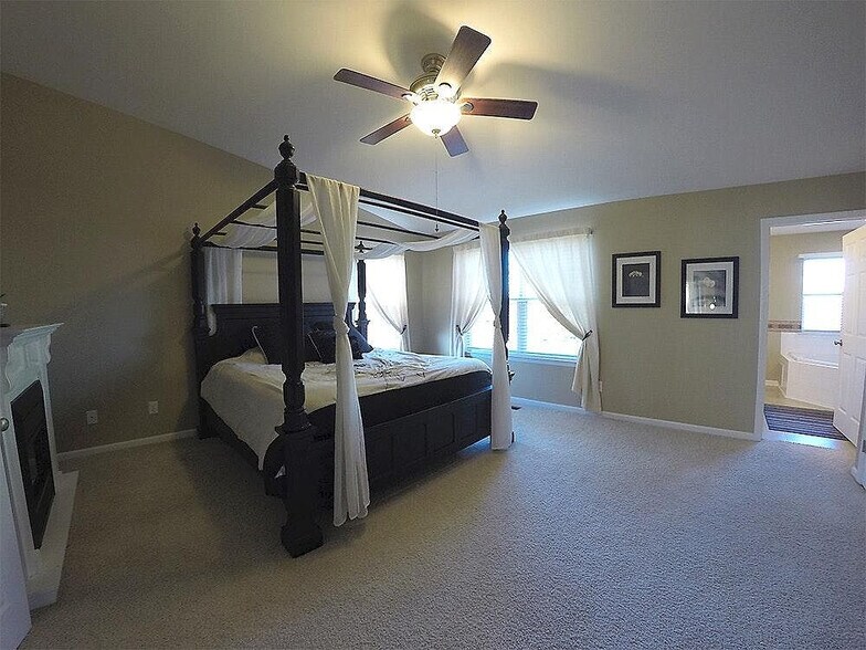 Building Photo - Room in Townhome on Haywards Heath Ln