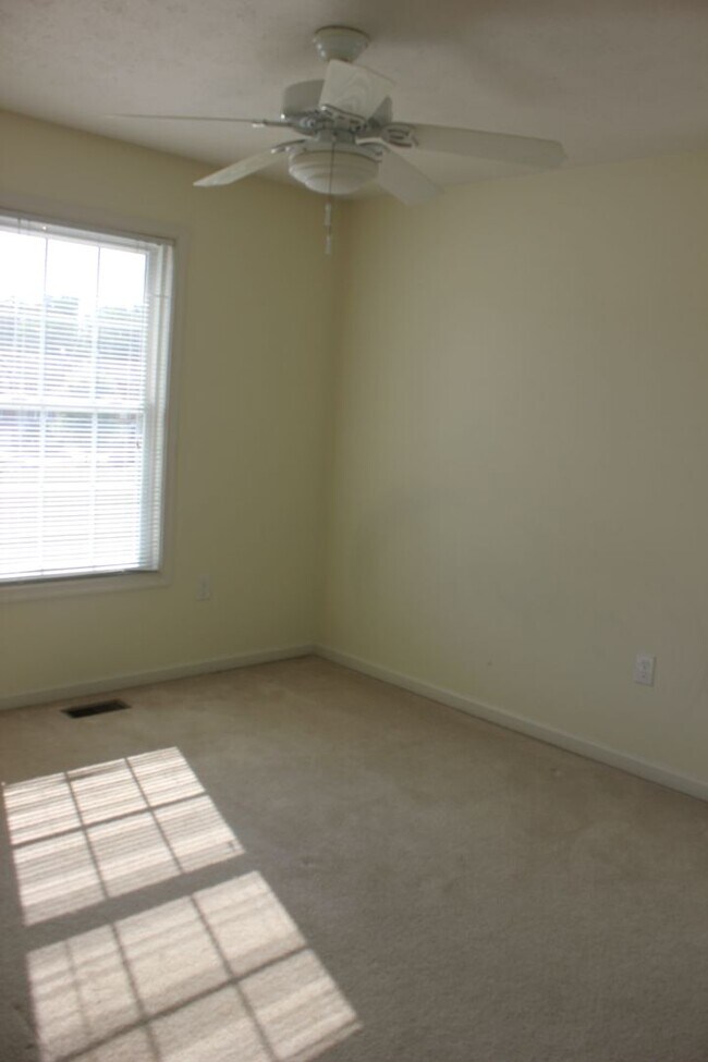 Building Photo - 1410 Verdant Spring Ln