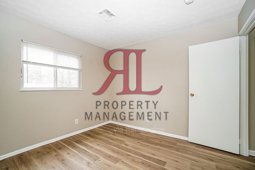 Building Photo - 1951 Riverdale Rd