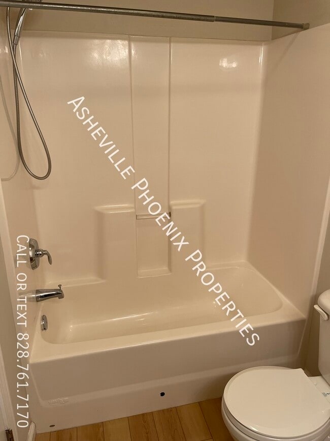 Building Photo - 20 Lilac Fields Way