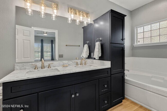Building Photo - 12423 Forest Lake Cir E