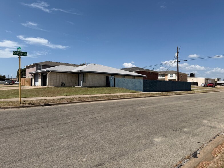 Building Photo - 4307 Shawn Dr