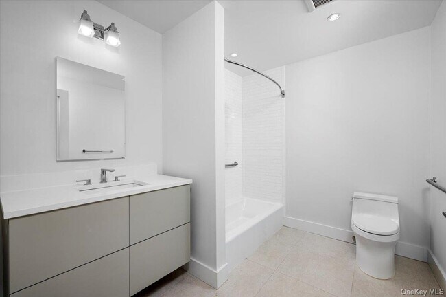 Building Photo - 422 E Boston Post Rd