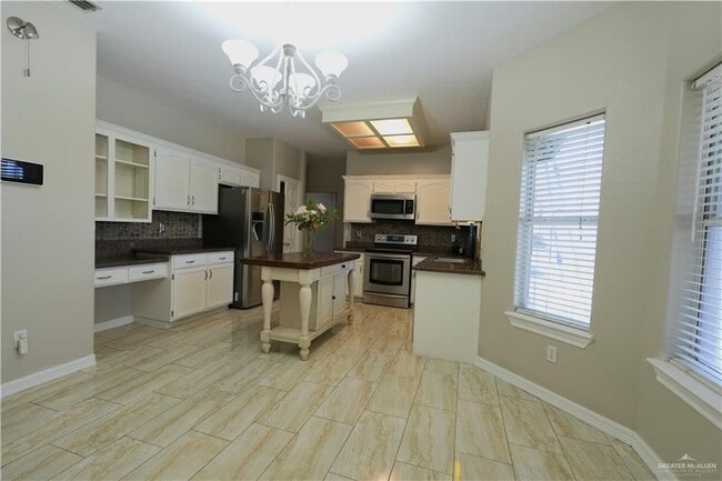 Building Photo - 18 N 23rd St