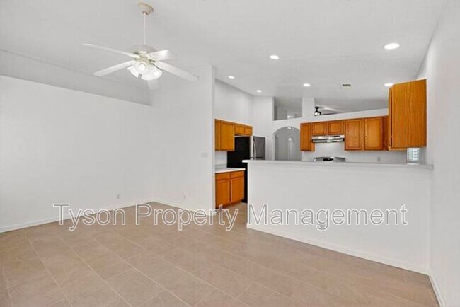 Building Photo - 4740 Jessica Dr NE