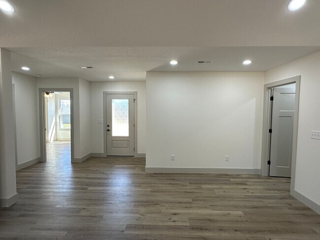 Building Photo - BRAND NEW 3 Bed 2 Bath in WAYNESVILLE - FOR RENT