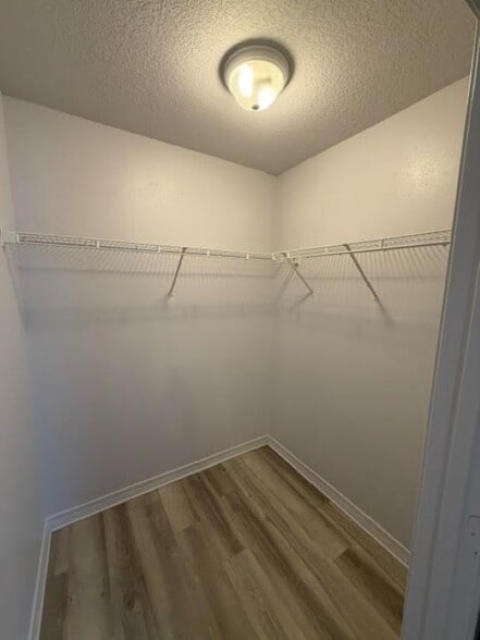 Building Photo - 15149 Deer Creek Dr