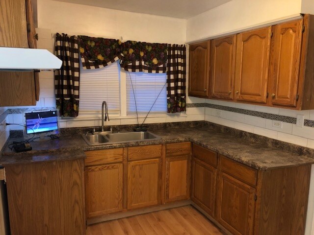 Kitchen - 14451 Union Ave