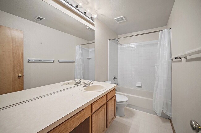 Building Photo - 8112 Old Exchange Dr