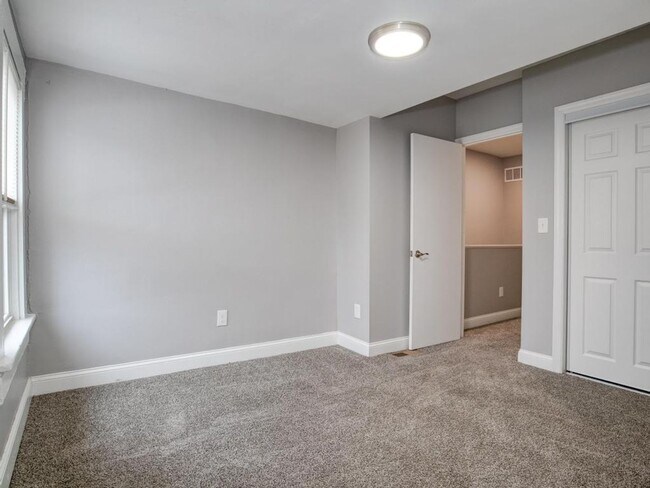 Building Photo - 617 Straight  St Sewickley, PA 15143