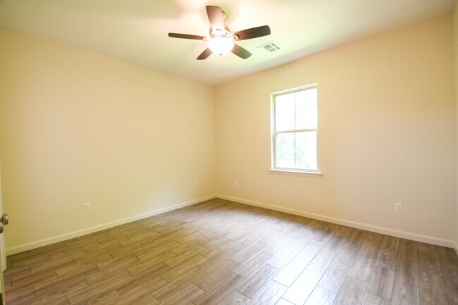 Building Photo - 6259 Vermillion Blvd