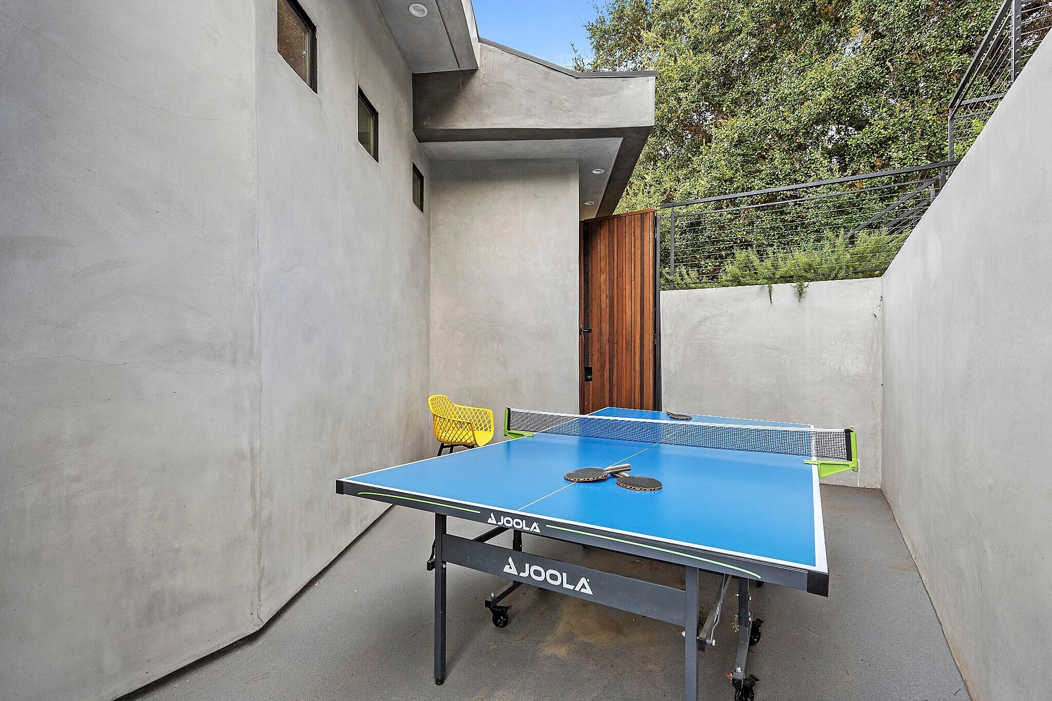 Building Photo - 3712 Broadlawn Dr