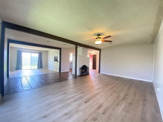 Building Photo - 815 Ramada Dr