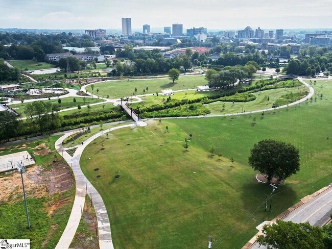 Building Photo - 4 Lindberg Ave