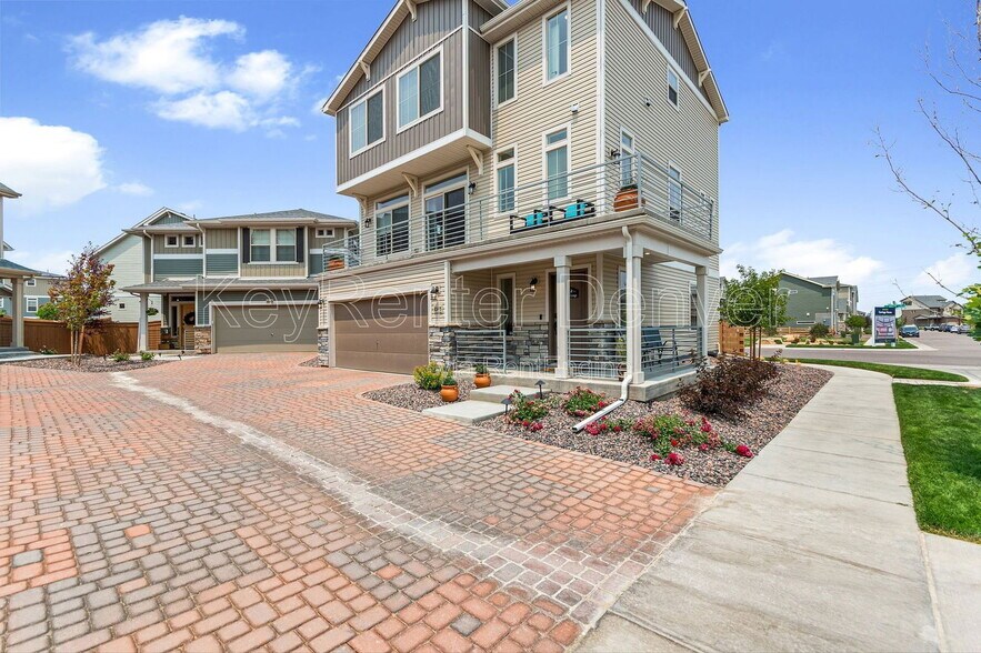 Building Photo - 10145 Zeno St