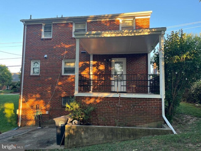 Building Photo - 6518 8th Ave