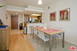 Building Photo - 13700 Marina Pointe Dr