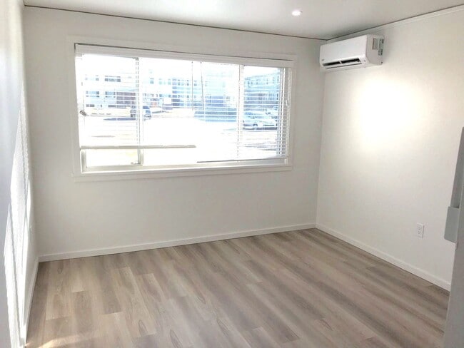 Building Photo - Gold Street Apartments 6
