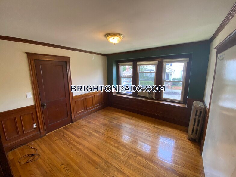 Building Photo - 28 Claymoss Rd