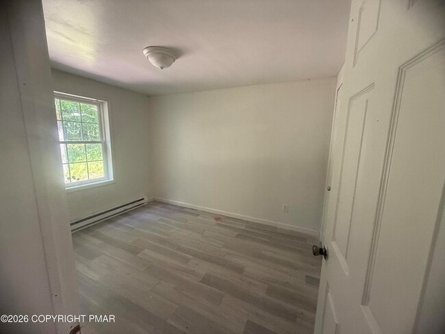 Building Photo - 2186 Spring Dr