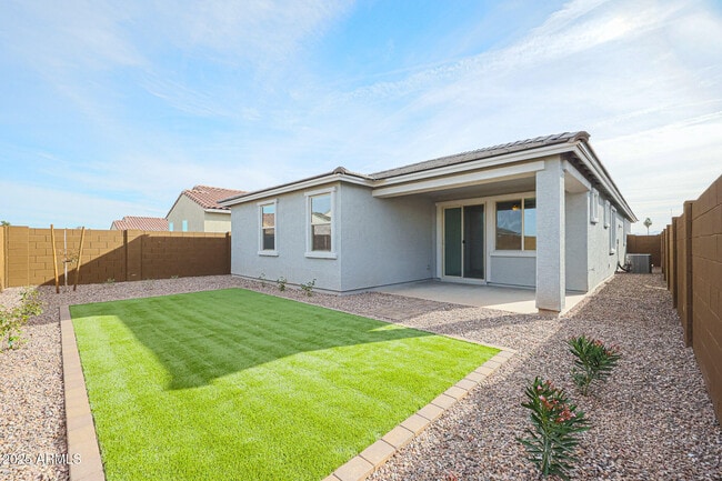 Building Photo - 8726 W Pasadena Ave