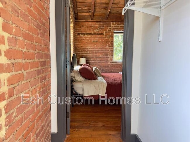 Building Photo - 437 W Grant St