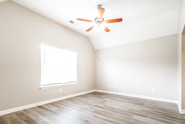 Building Photo - 5731 Riverhead Ave