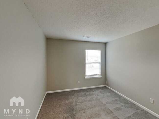 Building Photo - 11550 Stewarts Crossing Dr