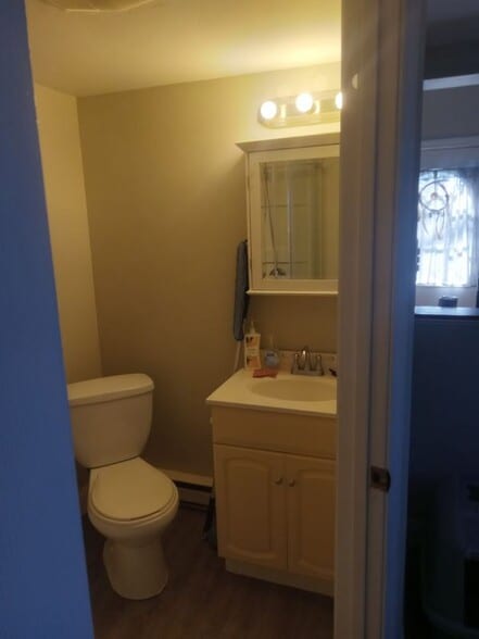 Building Photo - 90 Cypress Rd