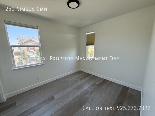 Building Photo - 251 Nimbus Cmn