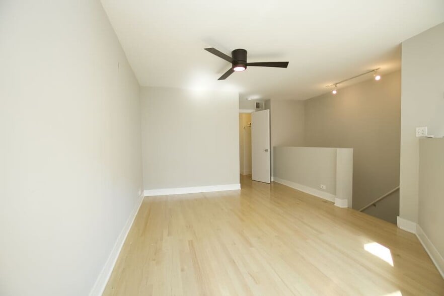 Building Photo - 949 W Grace St