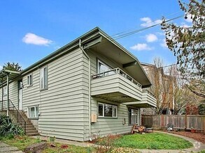 Building Photo - 3213 21st Ave W
