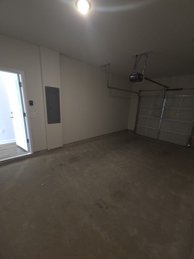 Building Photo - 2 Rockshire Trl