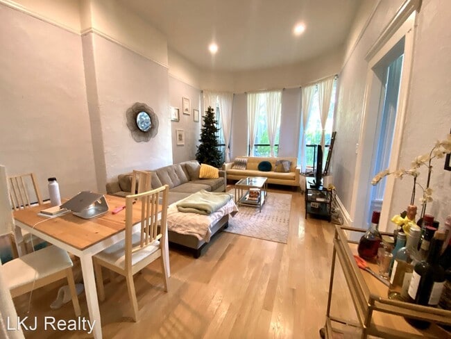 Primary Photo - 4 br, 1.5 bath House - 2926 Pine Street