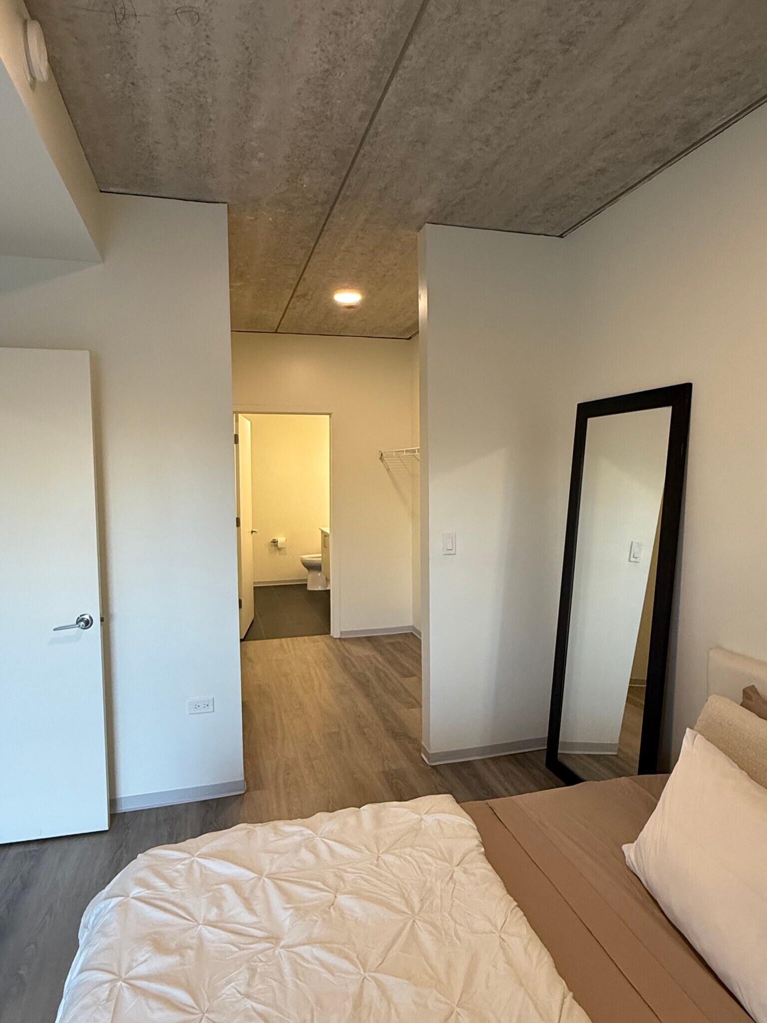 Building Photo - 334 W Schiller St