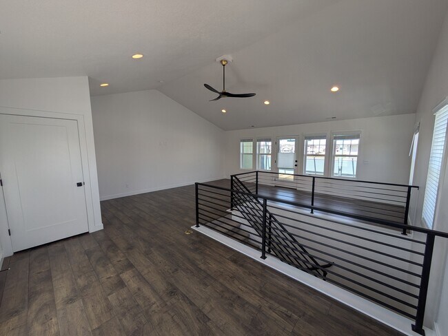 Building Photo - 11201 S Kestrel Rise Rd