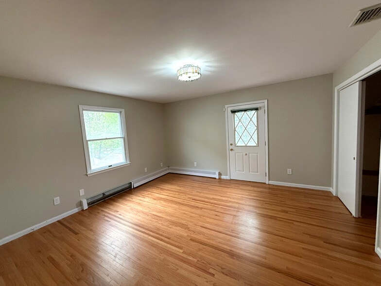 Building Photo - 44 Willow Wood Ct