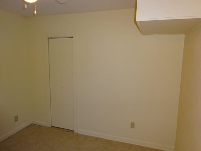 Building Photo - Great Home Close Campus - Sublease