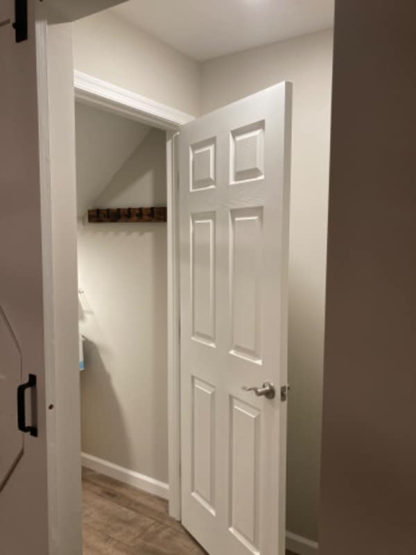 Building Photo - 1050 Stonybridge or Stoneybridge Dr