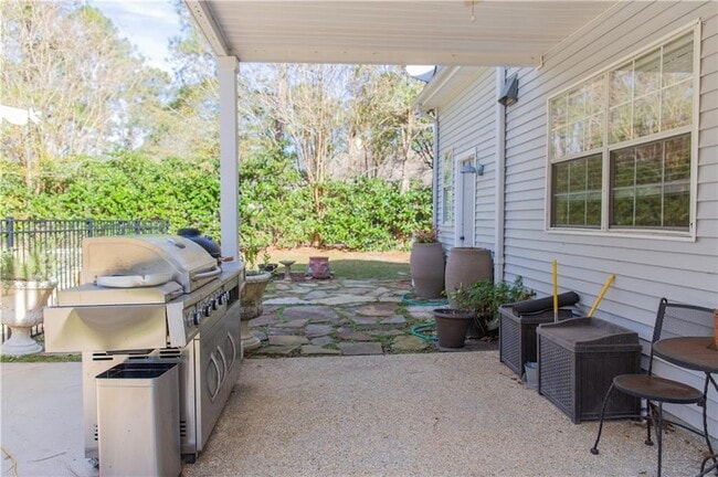 Building Photo - 118 Fox Run Dr