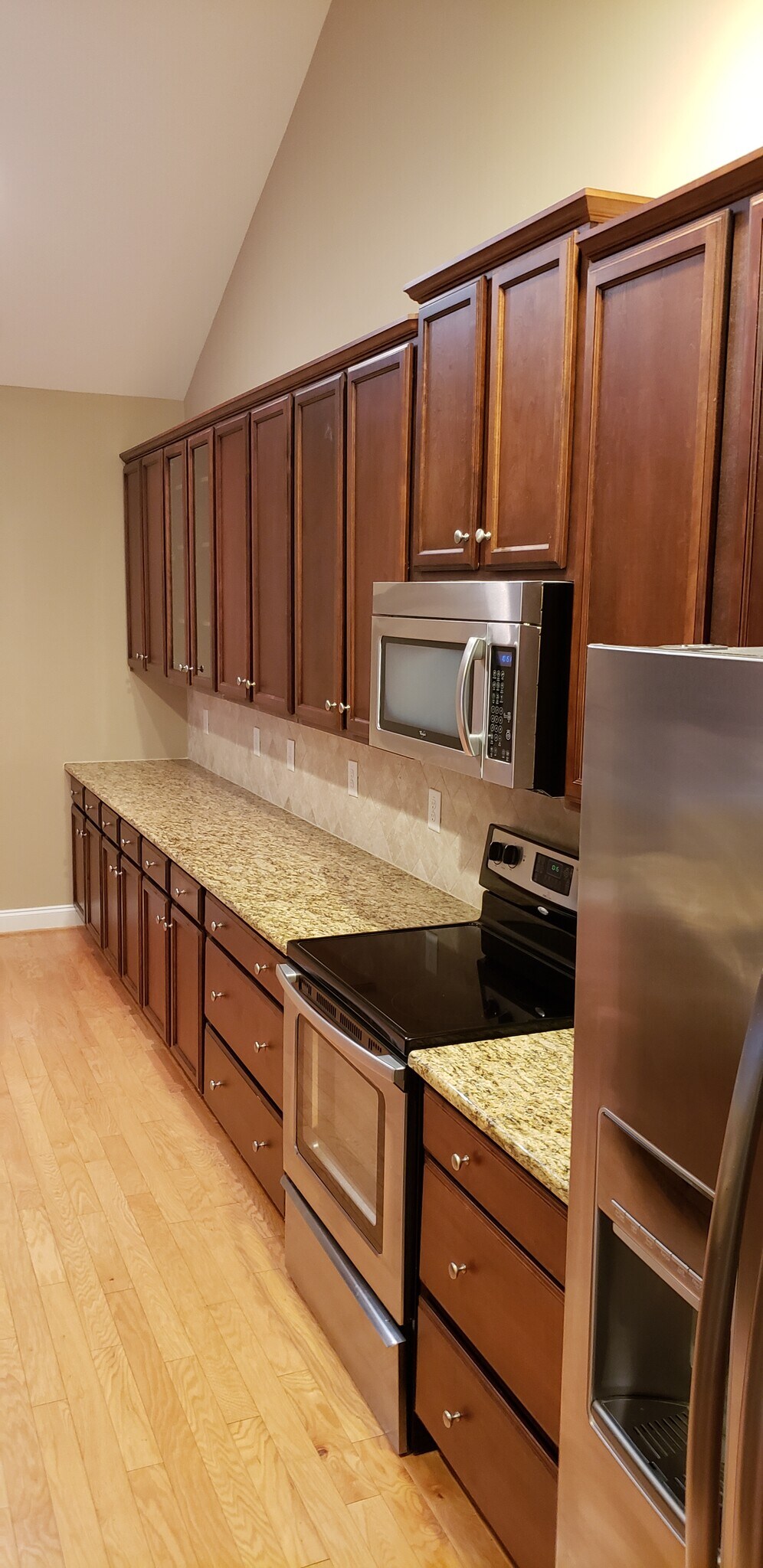 Building Photo - 315 St Nicholas Trl