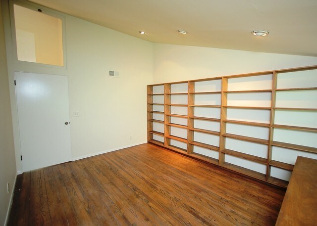 Building Photo - 770 Latimer Rd