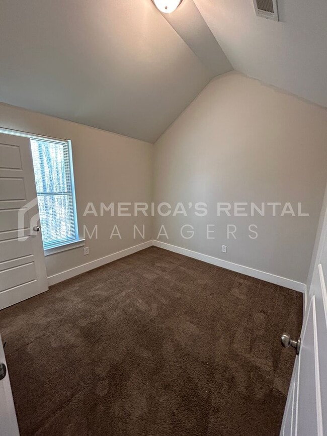 Building Photo - Home for Rent in Chelsea, AL!!! Sign a 24-...