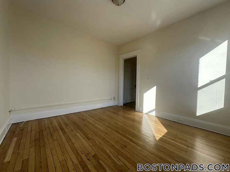 Building Photo - 1148 Commonwealth Ave