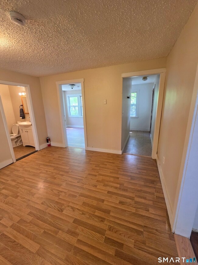 Building Photo - 22 Lakeview St