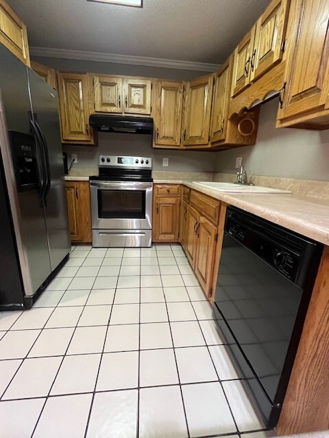 Kitchen appliances - 333 Mount Vernon Dr