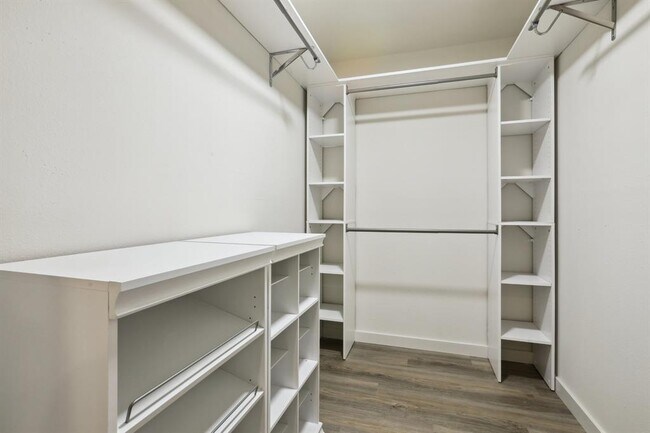 Building Photo - 2510 Burly Oak Dr