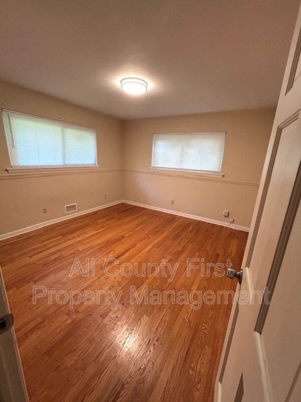 Building Photo - 3689 Calumet Rd